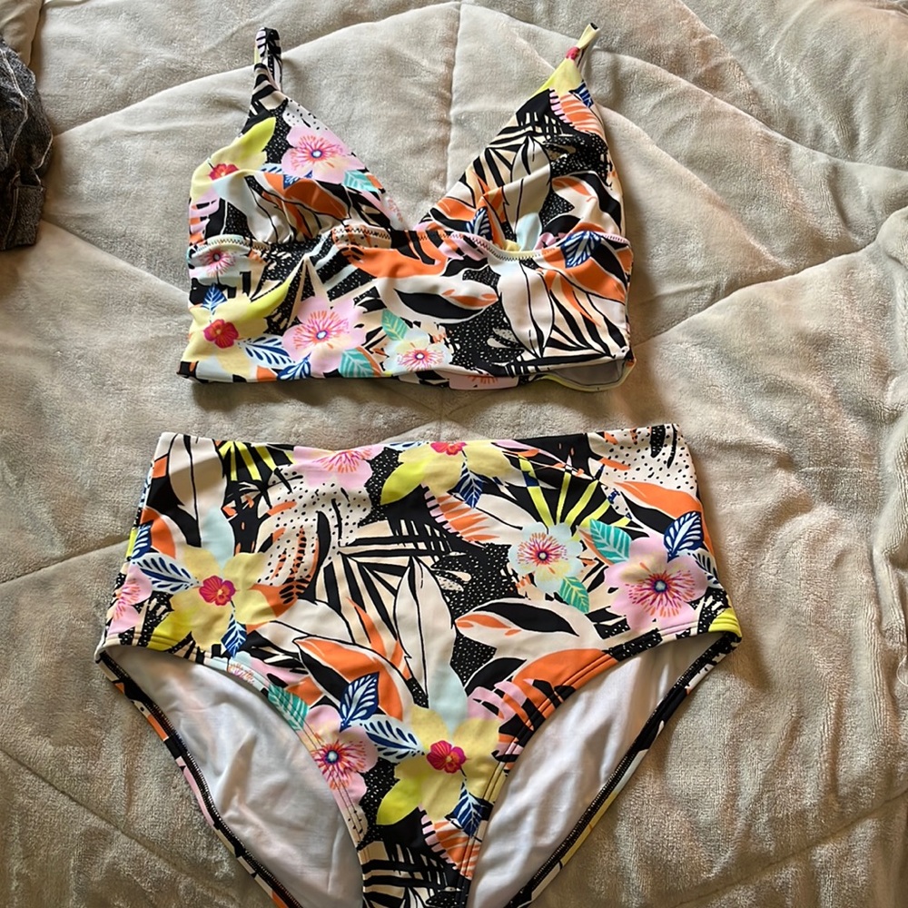 Old Navy two piece floral bathing suit